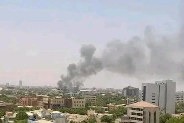 تجدد الاشتباكات صباح اليوم بالخرطوم و الجيش يكثف غاراته الجوية تجدد الاشتباكات صباح اليوم بالخرطوم و الجيش يكثف غاراته الجوية