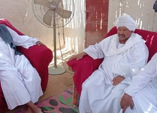 عدد من المسؤولين بالشمالية يقدمون واجب العزاء لأسرة الفقيد سلطان كيجاب عدد من المسؤولين بالشمالية يقدمون واجب العزاء لأسرة الفقيد سلطان كيجاب
