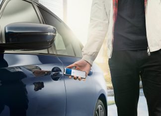 مفتاح سيارتك على آيفونك.. تعرّف على كيفية تشغيله وطرازات السيارات المدعومة مفتاح سيارتك على آيفونك.. تعرّف على كيفية تشغيله وطرازات السيارات المدعومة
