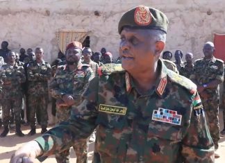 ياسر العطا يتحدث عن “شيطان السودان” أمام القوات المشتركة وكتائب الثوار ياسر العطا يتحدث عن “شيطان السودان” أمام القوات المشتركة وكتائب الثوار