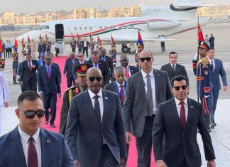 رئيس مجلس السيادة الإنتقالي يصل القاهرة للمشاركة في أعمال المنتدى الحضري العالمي رئيس مجلس السيادة الإنتقالي يصل القاهرة للمشاركة في أعمال المنتدى الحضري العالمي