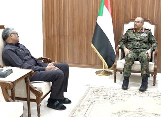 جابر يوجه والى القضارف بتحريك عدد من القوافل الغذائية والايوائية للنازحين بالولاية جابر يوجه والى القضارف بتحريك عدد من القوافل الغذائية والايوائية للنازحين بالولاية