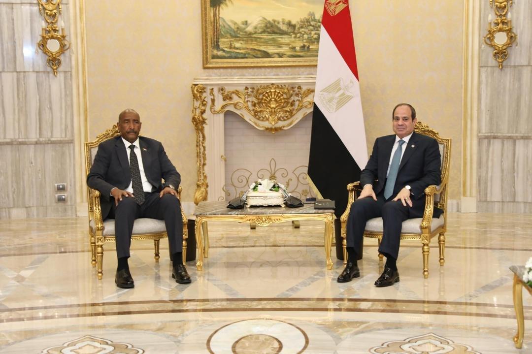 السيسي يبلغ البرهان تعهدات عن الأوضاع في السودان وتوجيهات بشأن إقامة السودانيين والطلاب في مصر السيسي يبلغ البرهان تعهدات عن الأوضاع في السودان وتوجيهات بشأن إقامة السودانيين والطلاب في مصر