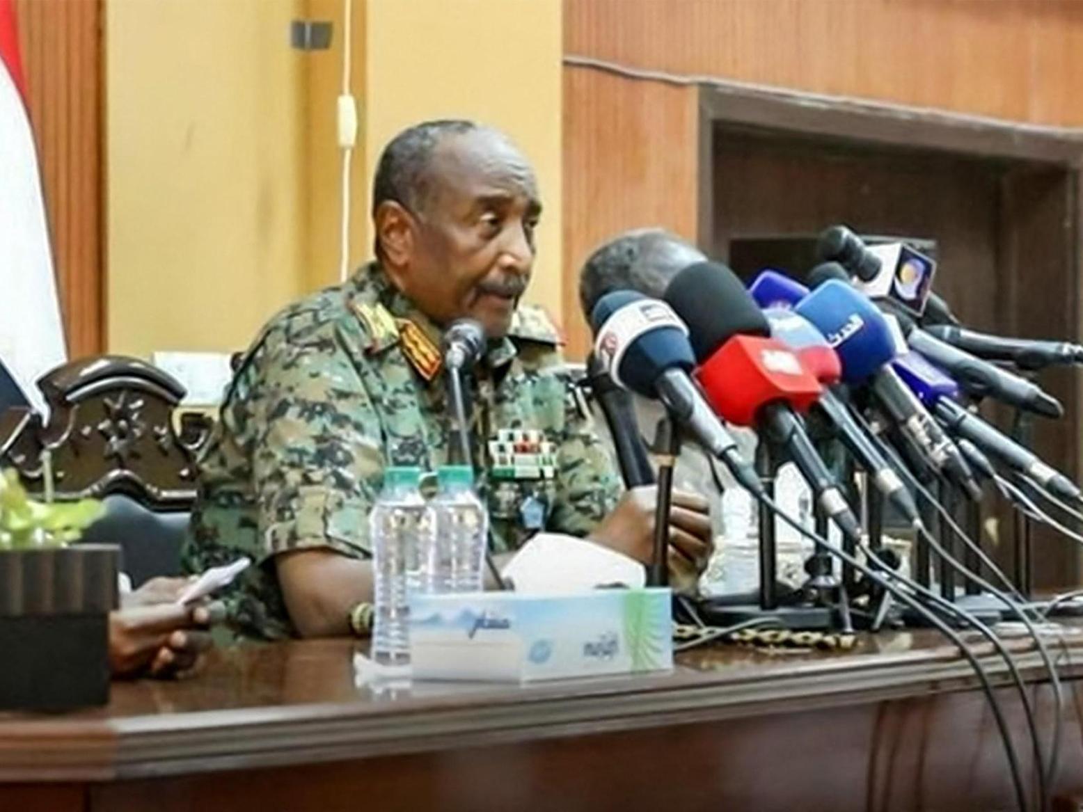 عوامل قانونية أم سياسية وراء عدم تشكيل البرهان حكومة طوارئ؟ عوامل قانونية أم سياسية وراء عدم تشكيل البرهان حكومة طوارئ؟