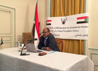 بحضور وسائل الاعلام الفرنسية سفير السودان بباريس يعقد موتمرا صحفيا حول الاوضاع في البلاد بحضور وسائل الاعلام الفرنسية سفير السودان بباريس يعقد موتمرا صحفيا حول الاوضاع في البلاد