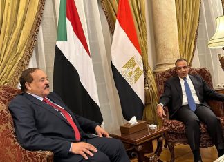 وزير الخارجية السوداني يضع أمام نظيره المصري مشكلات المدارس وتأشيرة الدخول والإقامة في مصر واتفاق على خارطة طريق وزير الخارجية السوداني يضع أمام نظيره المصري مشكلات المدارس وتأشيرة الدخول والإقامة في مصر واتفاق على خارطة طريق