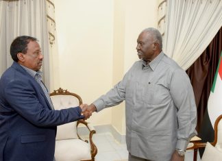 نائب رئيس مجلس السيادة يلتقي المنشقين من المليشيا الإرهابية نائب رئيس مجلس السيادة يلتقي المنشقين من المليشيا الإرهابية