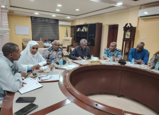 والي القضارف يبحث مع مديري الجمارك ومكافحة التهريب سبل ترقية وتطوير الميناء الجاف بالولاية والي القضارف يبحث مع مديري الجمارك ومكافحة التهريب سبل ترقية وتطوير الميناء الجاف بالولاية
