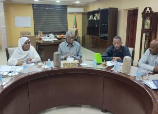 والى القضارف يبحث الترتيبات المتعلقة بصيانة الطرق الداخلية والى القضارف يبحث الترتيبات المتعلقة بصيانة الطرق الداخلية