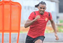 السوداني عبد الرحمن كوكو: نأمل إيقاف الحرب كما فعل دروغبا السوداني عبد الرحمن كوكو: نأمل إيقاف الحرب كما فعل دروغبا