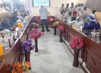 والي النيل الابيض يطلع رئيس مجلس السيادة والوزراء على الأوضاع الأمنية والإنسانية والاقتصادية بالولاية والي النيل الابيض يطلع رئيس مجلس السيادة والوزراء على الأوضاع الأمنية والإنسانية والاقتصادية بالولاية