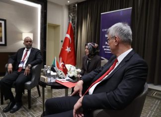 وزير الصحة الإتحادي يعقد اجتماعاً مع وزير الصحة التركي وزير الصحة الإتحادي يعقد اجتماعاً مع وزير الصحة التركي