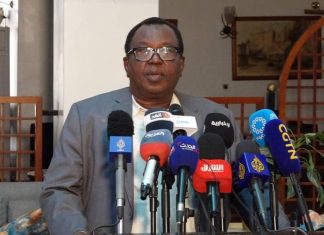 سلطان دار مساليت يطالب أمريكا بعدم فرض مجموعات سياسية غير مؤهلة على السودان سلطان دار مساليت يطالب أمريكا بعدم فرض مجموعات سياسية غير مؤهلة على السودان