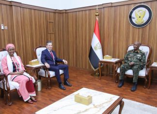 رئيس مجلس السيادة يلتقي وكيل الأمين العام للأمم المتحدة للشؤون الإنسانية رئيس مجلس السيادة يلتقي وكيل الأمين العام للأمم المتحدة للشؤون الإنسانية
