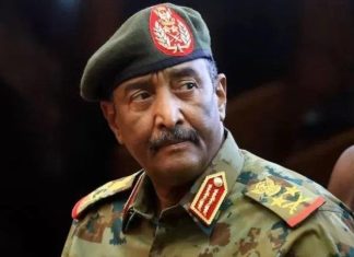 البرهان يصل أسمرا لإجراء مباحثات مع أفورقي البرهان يصل أسمرا لإجراء مباحثات مع أفورقي