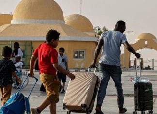 القاهرة تحاول بالدبلوماسية تحرير مصريين محتجزين في السودان القاهرة تحاول بالدبلوماسية تحرير مصريين محتجزين في السودان