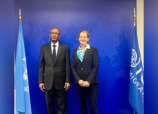 مندوب السودان الدائم بجنيف يستعرض أوضاع النازحين واللاجئين مع مدير عام المنظمة الدولية للهجرة مندوب السودان الدائم بجنيف يستعرض أوضاع النازحين واللاجئين مع مدير عام المنظمة الدولية للهجرة