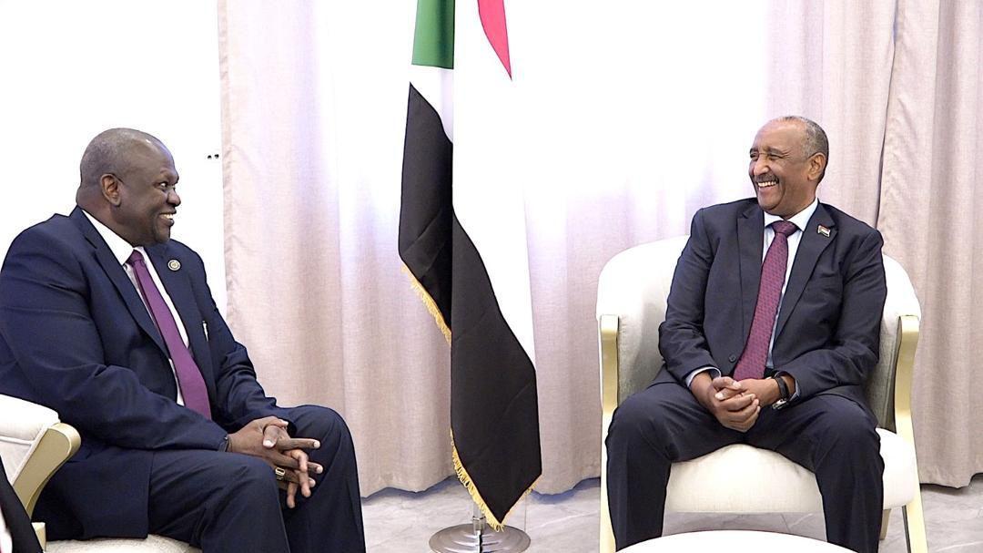 رئيس مجلس السيادة يلتقي النائب الأول لرئيس جمهورية جنوب السودان رئيس مجلس السيادة يلتقي النائب الأول لرئيس جمهورية جنوب السودان