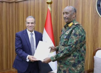 البرهان يتسلم رسالة من السيسي وتحرك لإخراج السودان من “النفق المظلم” واعادة عضويته في الإتحاد الإفريقي وتعهد بحل مشكلات السودانيين في مصر البرهان يتسلم رسالة من السيسي وتحرك لإخراج السودان من “النفق المظلم” واعادة عضويته في الإتحاد الإفريقي وتعهد بحل مشكلات السودانيين في مصر
