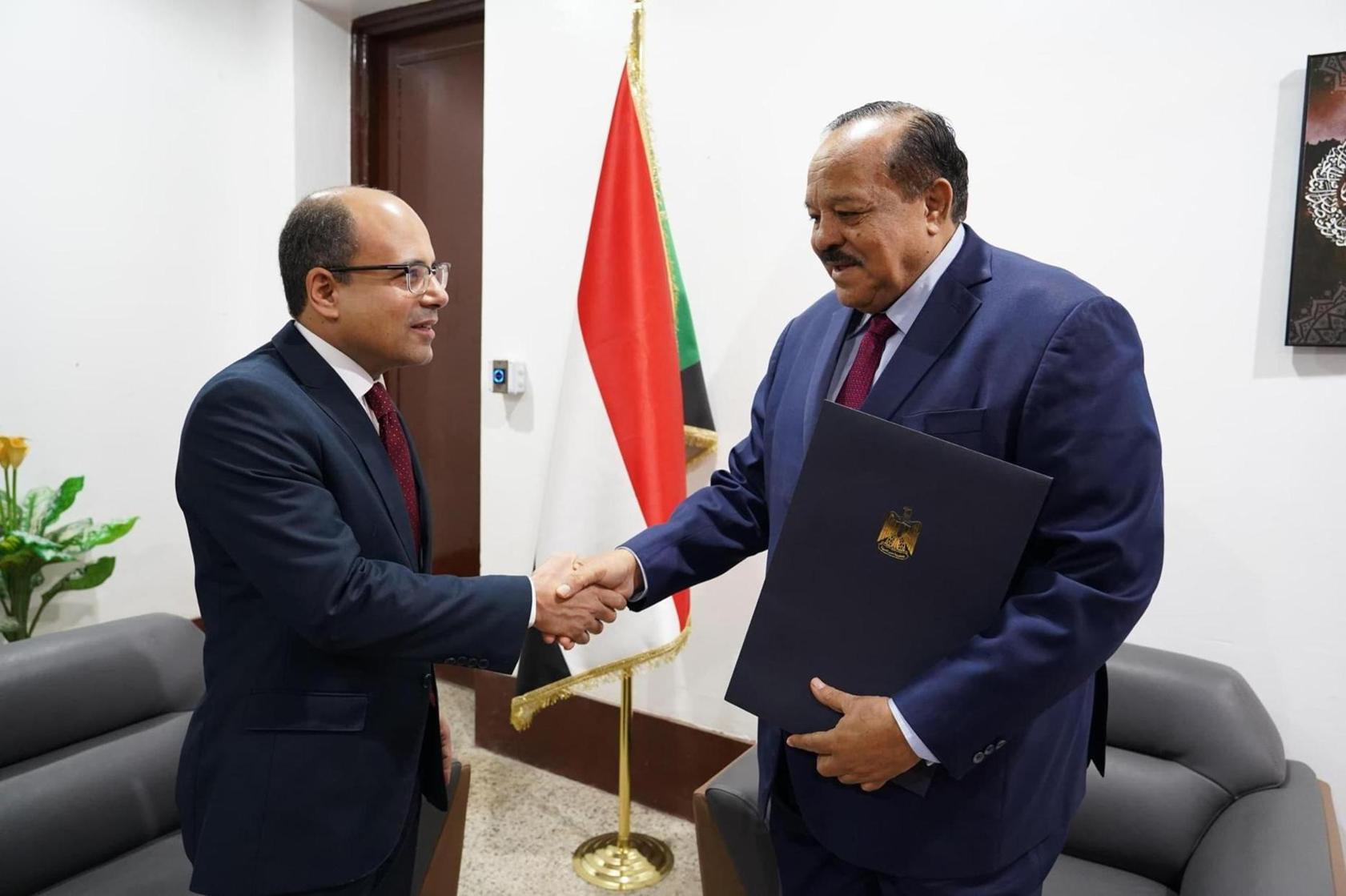 القنصل العام لجمهورية مصر العربية يقدم أوراق اعتماده لدى الخارجية السودانية القنصل العام لجمهورية مصر العربية يقدم أوراق اعتماده لدى الخارجية السودانية