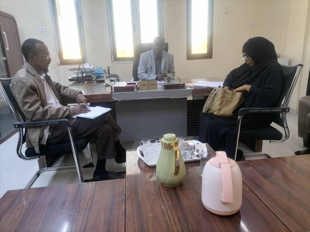 مدير عام البنى التحتية بالشمالية ومدير الهيئة القومية للطرق والجسور بالقطاع الشمالي يبحثان تنفيذ الطرق المقترحة مدير عام البنى التحتية بالشمالية ومدير الهيئة القومية للطرق والجسور بالقطاع الشمالي يبحثان تنفيذ الطرق المقترحة