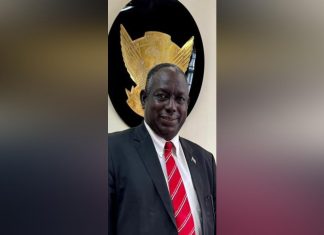 سفير السودان بنيروبي: الورشة هي استجابة لطلب عدد كبير من العلماء و الخبراء السودانيين لتأسيس مركز للدراسات و البحوث الدولية سفير السودان بنيروبي: الورشة هي استجابة لطلب عدد كبير من العلماء و الخبراء السودانيين لتأسيس مركز للدراسات و البحوث الدولية