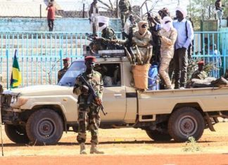 السودان: معارك بين الجيش و”الدعم السريع” حول قاعدة الزرق الحدودية السودان: معارك بين الجيش و"الدعم السريع" حول قاعدة الزرق الحدودية