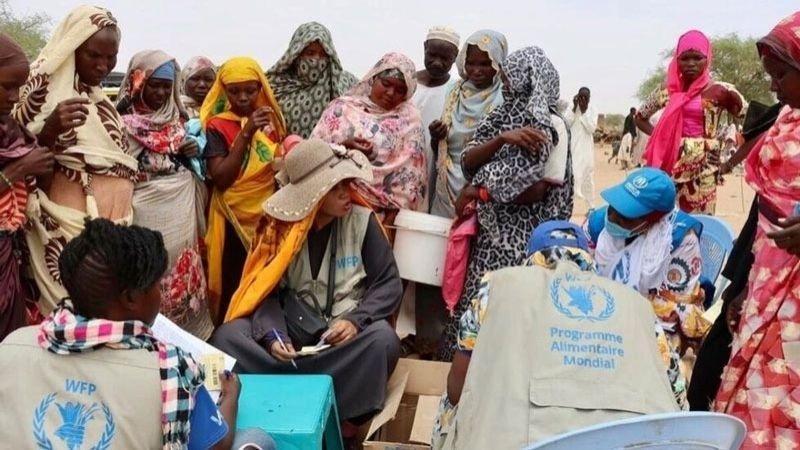 المجاعة تتفشى في السودان وتهدد 24 مليون شخص والحكومة ترد بإرسال أطنان من المساعدات وتعلق مشاركتها في نظام عالمي المجاعة تتفشى في السودان وتهدد 24 مليون شخص والحكومة ترد بإرسال أطنان من المساعدات وتعلق مشاركتها في نظام عالمي