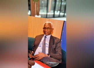 الناطق الرسمي لاتحاد المصارف السوداني الاستاذ الحوري: لا للظواهر السالبة ولا التفات للشائعات الناطق الرسمي لاتحاد المصارف السوداني الاستاذ الحوري: لا للظواهر السالبة ولا التفات للشائعات