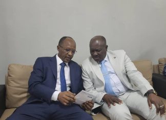 وزير الداخلية يزور بنك السودان المركزي وزير الداخلية يزور بنك السودان المركزي