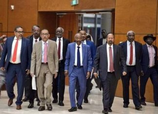 قيادات في “تقدم” تجاهر صراحة بفكرة “تقسيم السودان” وتفجر جدلاً واسعاً “فيديو” قيادات في “تقدم” تجاهر صراحة بفكرة “تقسيم السودان” وتفجر جدلاً واسعاً “فيديو”