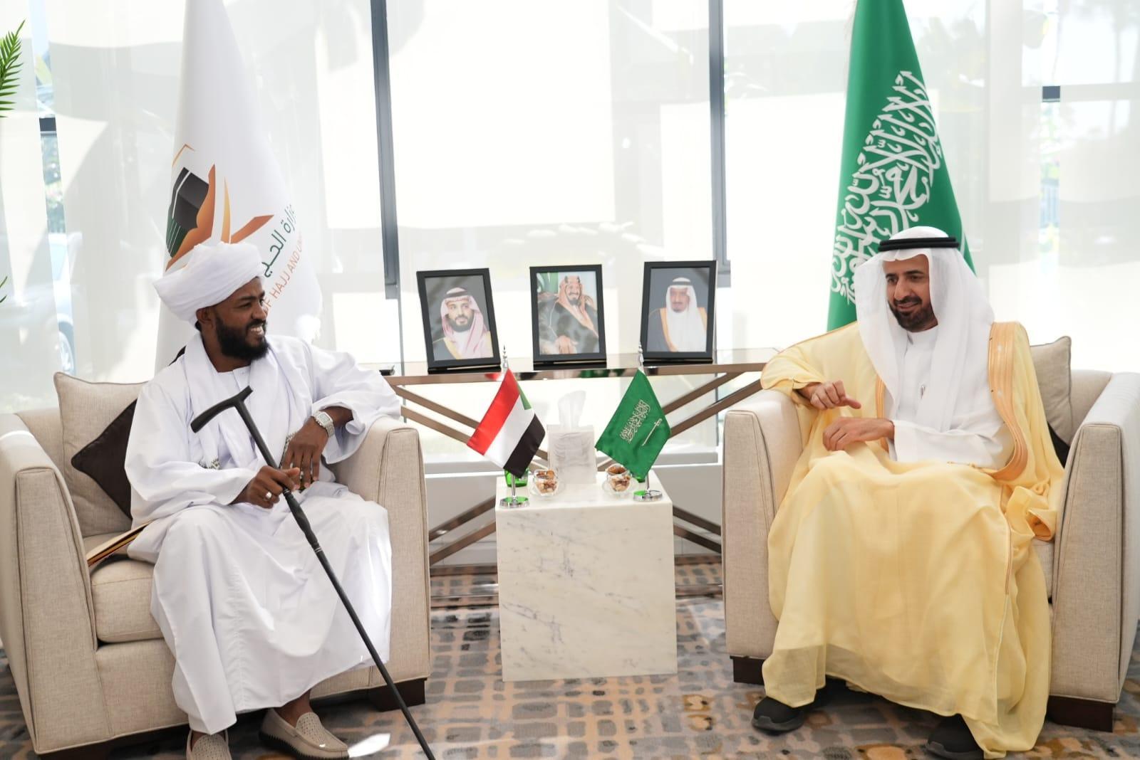 لدى لقائه نظيره السعودي وزير الشؤون الدينية والاوقاف يشيد بدور المملكة ومواقفها تجاه السودان لدى لقائه نظيره السعودي وزير الشؤون الدينية والاوقاف يشيد بدور المملكة ومواقفها تجاه السودان
