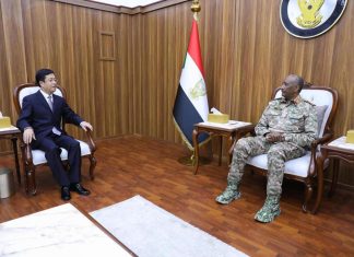 رئيس مجلس السيادة يلتقي السفير الصيني لدى السودان رئيس مجلس السيادة يلتقي السفير الصيني لدى السودان