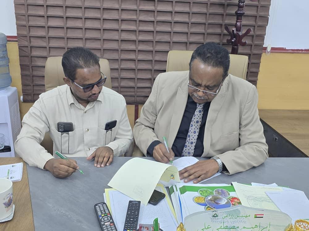 محافظ مشروع الجزيرة يوقع مذكرة تفاهم مع مجموعة شركات استاتيكا في عدد من المجالات محافظ مشروع الجزيرة يوقع مذكرة تفاهم مع مجموعة شركات استاتيكا في عدد من المجالات