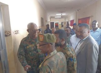 والي النيل الأبيض يتفقد جرحي ومصابي معركة الكرامة بالمستشفي العسكري بكوستي والي النيل الأبيض يتفقد جرحي ومصابي معركة الكرامة بالمستشفي العسكري بكوستي