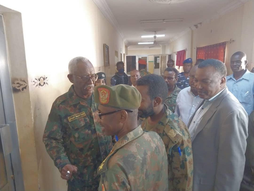 والي النيل الأبيض يتفقد جرحي ومصابي معركة الكرامة بالمستشفي العسكري بكوستي والي النيل الأبيض يتفقد جرحي ومصابي معركة الكرامة بالمستشفي العسكري بكوستي