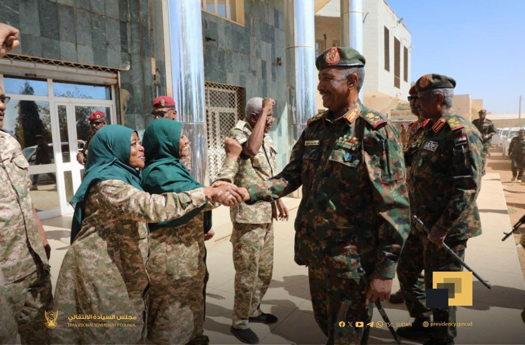 رئيس مجلس السيادة الانتقالي القائد العام للقوات المسلحة يشهد احتفالات المرأة بأعياد الاستقلال رئيس مجلس السيادة الانتقالي القائد العام للقوات المسلحة يشهد احتفالات المرأة بأعياد الاستقلال