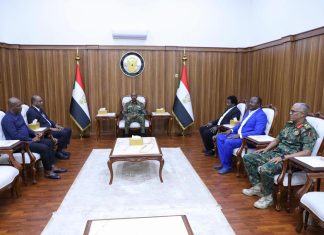 رئيس مجلس السيادة يلتقي وفد الاتحاد العام لكرة القدم السوداني رئيس مجلس السيادة يلتقي وفد الاتحاد العام لكرة القدم السوداني