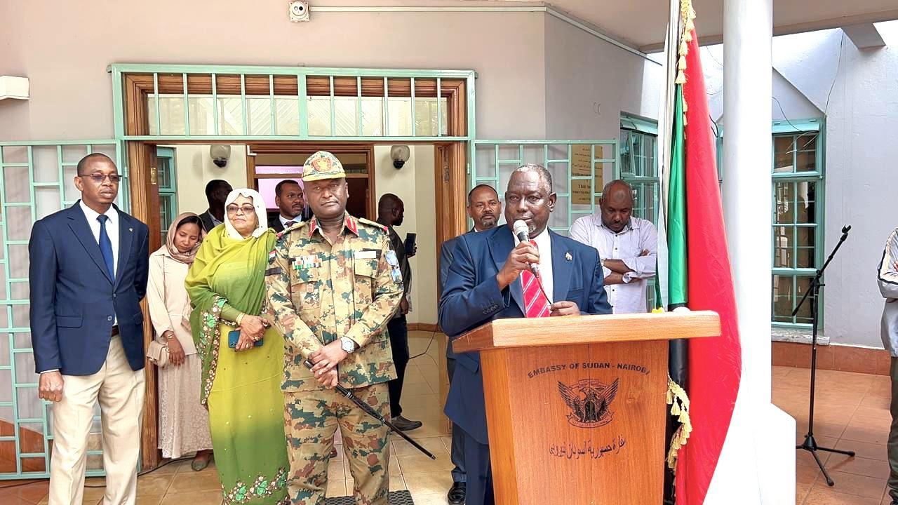 سفير السودان لدى كينيا يهنئ بانتصارات القوات المسلحة السودانية سفير السودان لدى كينيا يهنئ بانتصارات القوات المسلحة السودانية