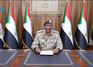الضباط الاداريين والمعاشيين يهنئون القائد العام ومساعديه بإستعادة مدني وسنار الضباط الاداريين والمعاشيين يهنئون القائد العام ومساعديه بإستعادة مدني وسنار