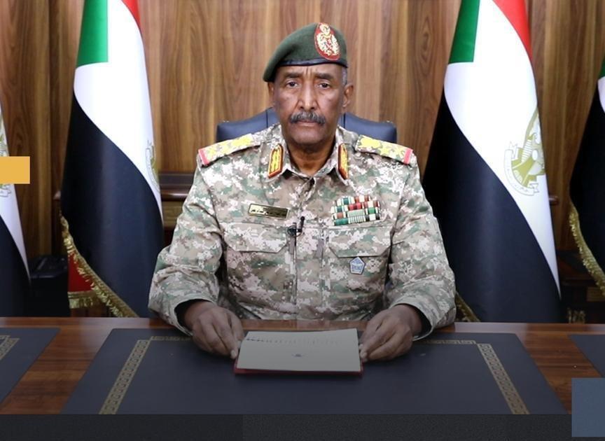 البرهان يصدر قرار باعفاء والي ولاية البرهان يصدر قرار باعفاء والي ولاية