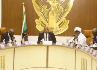 جلسة طارئة لـ”مجلس الوزراء السوداني” وتوجيهات بعد هجمات على منشآت حيوية جلسة طارئة لـ”مجلس الوزراء السوداني” وتوجيهات بعد هجمات على منشآت حيوية