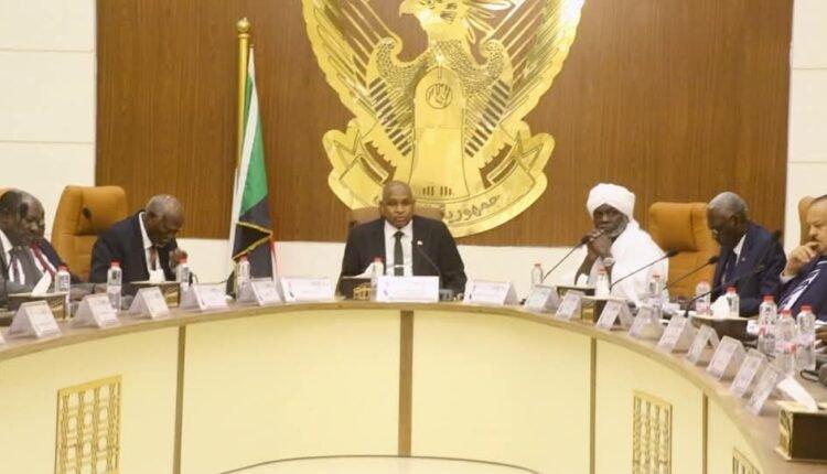 جلسة طارئة لـ”مجلس الوزراء السوداني” وتوجيهات بعد هجمات على منشآت حيوية جلسة طارئة لـ”مجلس الوزراء السوداني” وتوجيهات بعد هجمات على منشآت حيوية