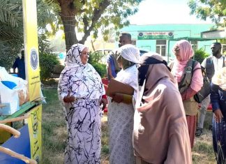 وزير ة الصحة بنهر النيل تدشن حملة النظافة بمعسكرات الوافدين بعطبرة وزير ة الصحة بنهر النيل تدشن حملة النظافة بمعسكرات الوافدين بعطبرة