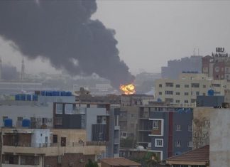 لجنة إغاثية سودانية: 8 قتلى بقصف “الدعم السريع” مخيم نازحين بالفاشر لجنة إغاثية سودانية: 8 قتلى بقصف "الدعم السريع" مخيم نازحين بالفاشر