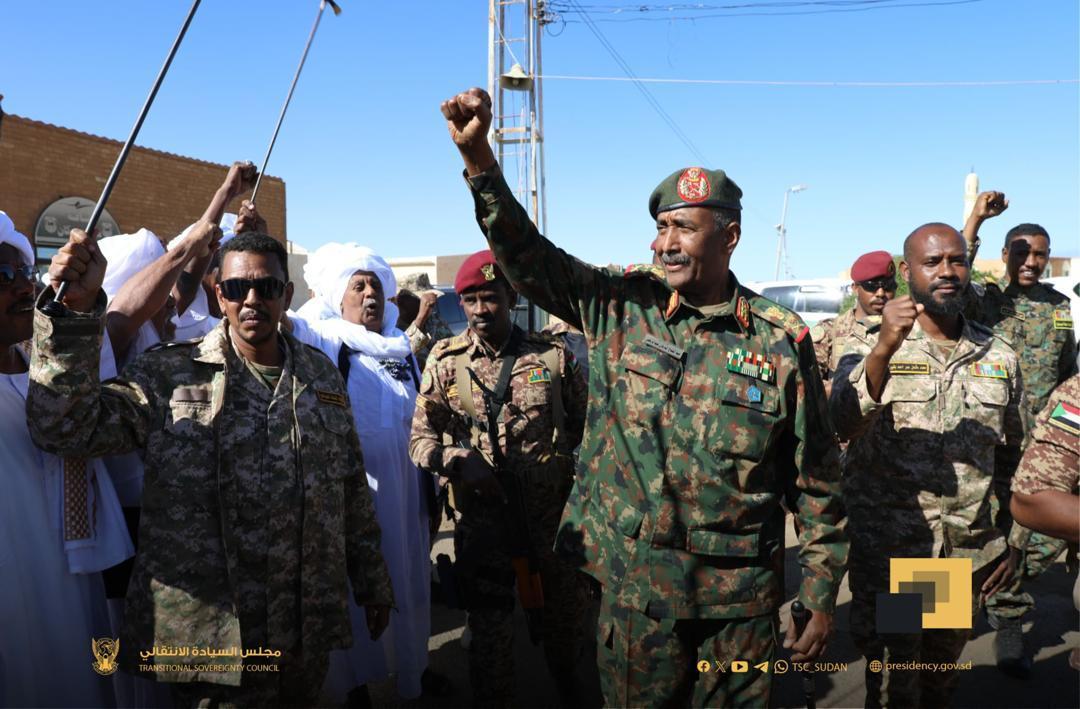 رئيس مجلس السيادة القائد العام يلتقي لواء النصر بولاية نهر النيل رئيس مجلس السيادة القائد العام يلتقي لواء النصر بولاية نهر النيل