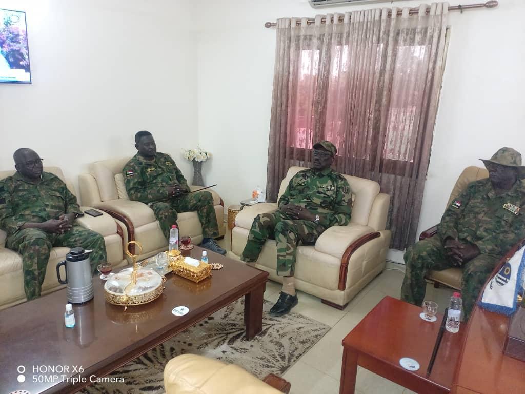 بادي يطلع على نتائج زيارة اللجنة العليا للإستنفار والمقاومة الشعبية لبورتسودان بادي يطلع على نتائج زيارة اللجنة العليا للإستنفار والمقاومة الشعبية لبورتسودان