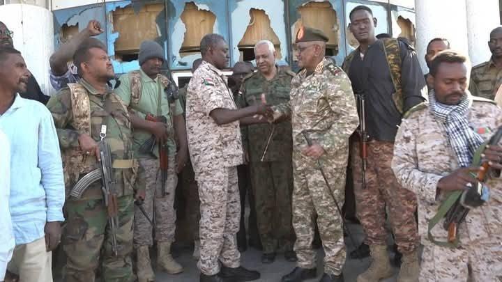 تصريحات جديدة لرئيس أركان الجيش السوداني ووالٍ يسجد شكرًا تصريحات جديدة لرئيس أركان الجيش السوداني ووالٍ يسجد شكرًا