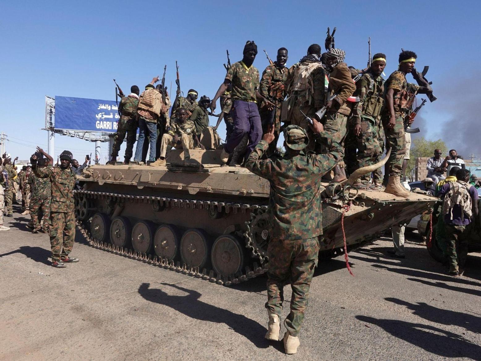 الجيش السوداني يتقدم وسط الجزيرة وتأكيد مقتل قائد كبير بالدعم السريع الجيش السوداني يتقدم وسط الجزيرة وتأكيد مقتل قائد كبير بالدعم السريع
