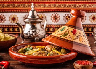 المغرب يتوج بعدة جوائز في مسابقة دولية لفنون الطهي والحلويات بتونس المغرب يتوج بعدة جوائز في مسابقة دولية لفنون الطهي والحلويات بتونس